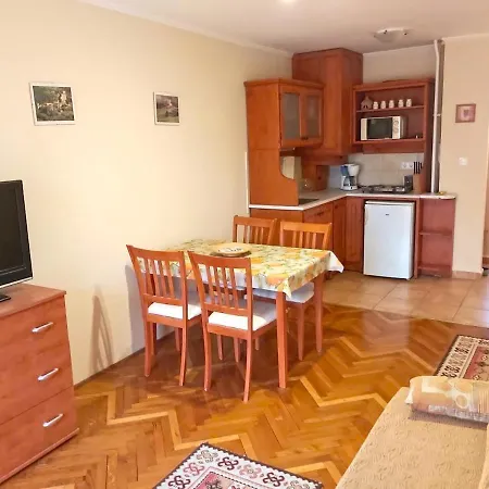 Apartment Hangulat Vendeghaz / *