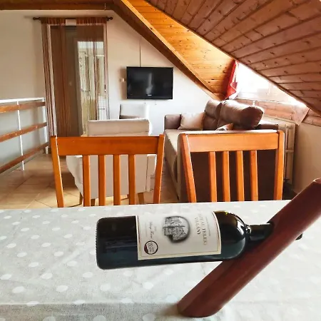 Apartmán Hangulat Vendeghaz / *